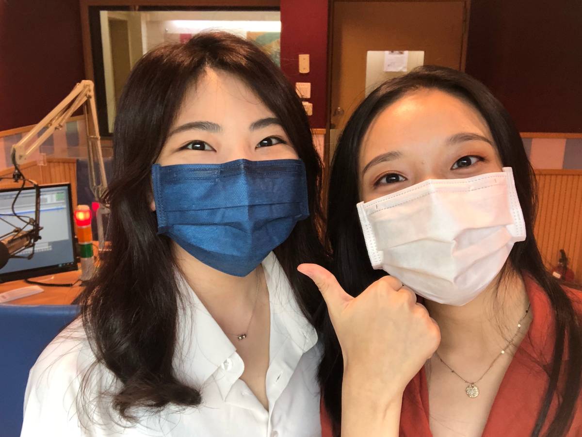 烘焙教學講師 龍龍(左)、校園DJ Show主持人 以竹 (右)
