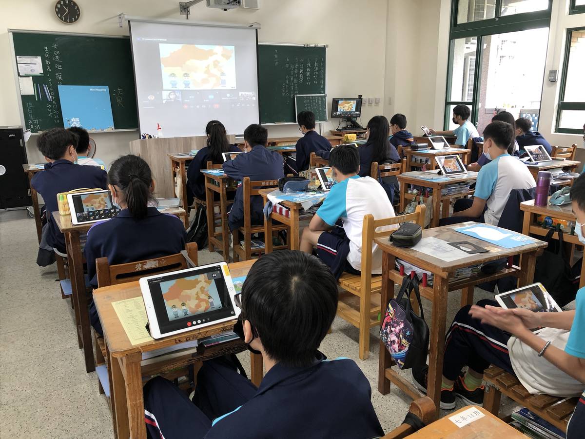 新北文化局校園瘋文資線上課程至三重碧華國中推廣歷史建築空軍三重一村