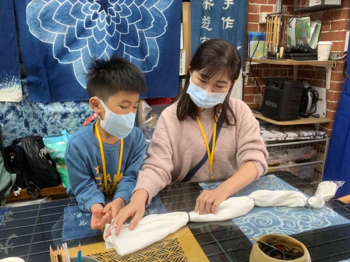 「玩美生活市集」推出金工、藍染、木雕、手抄紙、瓷盤彩繪多項免費DIY體驗活動
