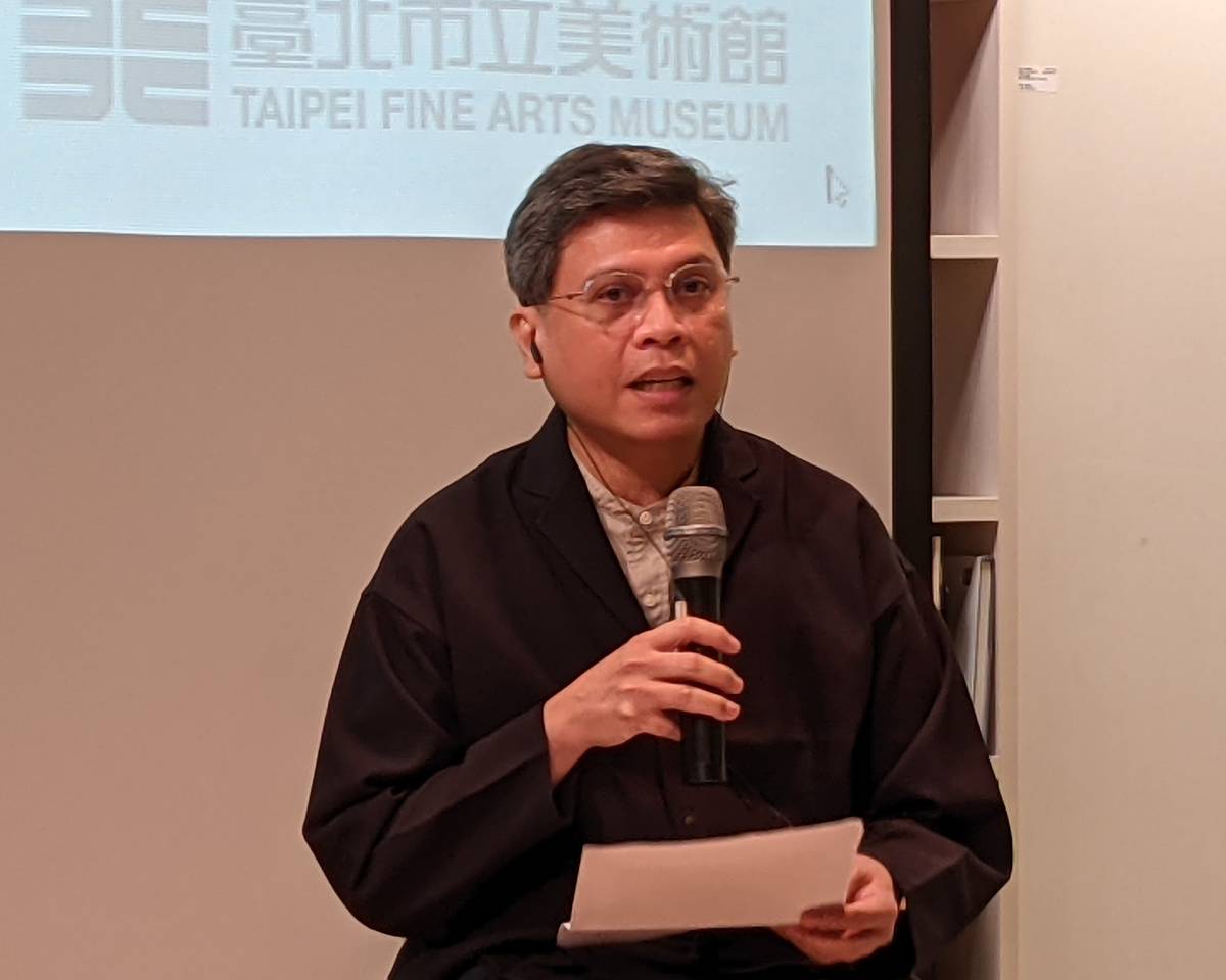 策展人派崔克是菲律賓知名的策展人兼藝術評論家