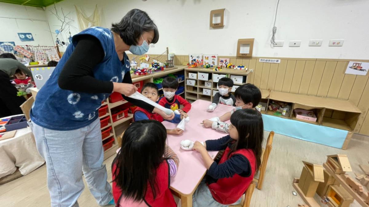 漢翔非營利幼兒園植物染蛋.jpg