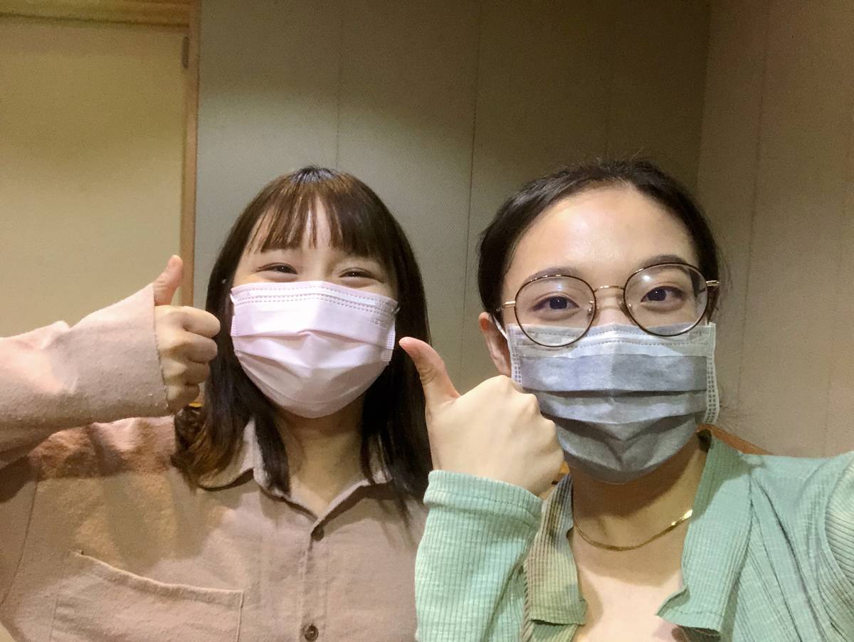 美食部落客 抹妹 (左)、校園DJ Show主持人 以竹 (右)