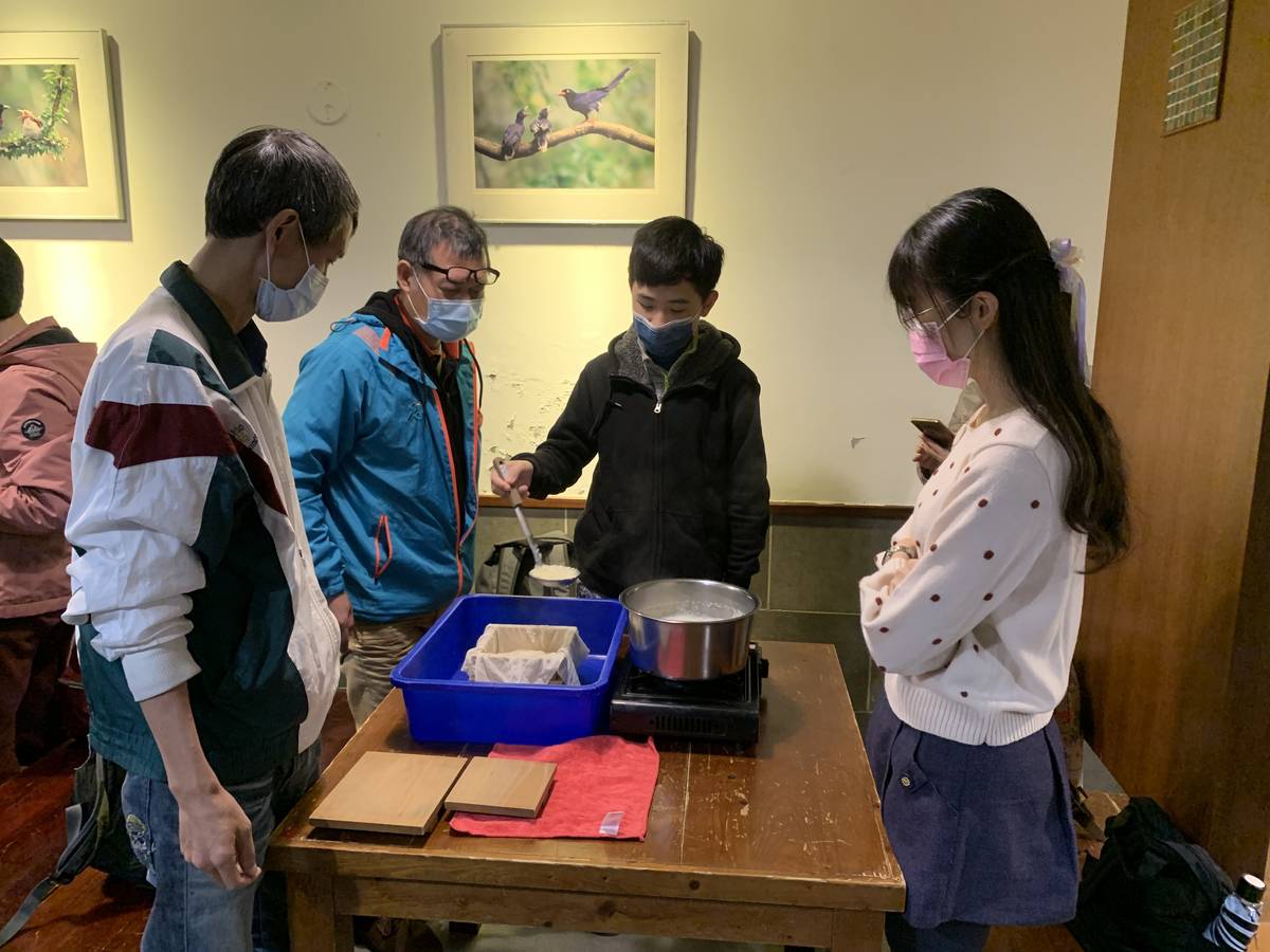 聽友們合力製作豆腐DIY