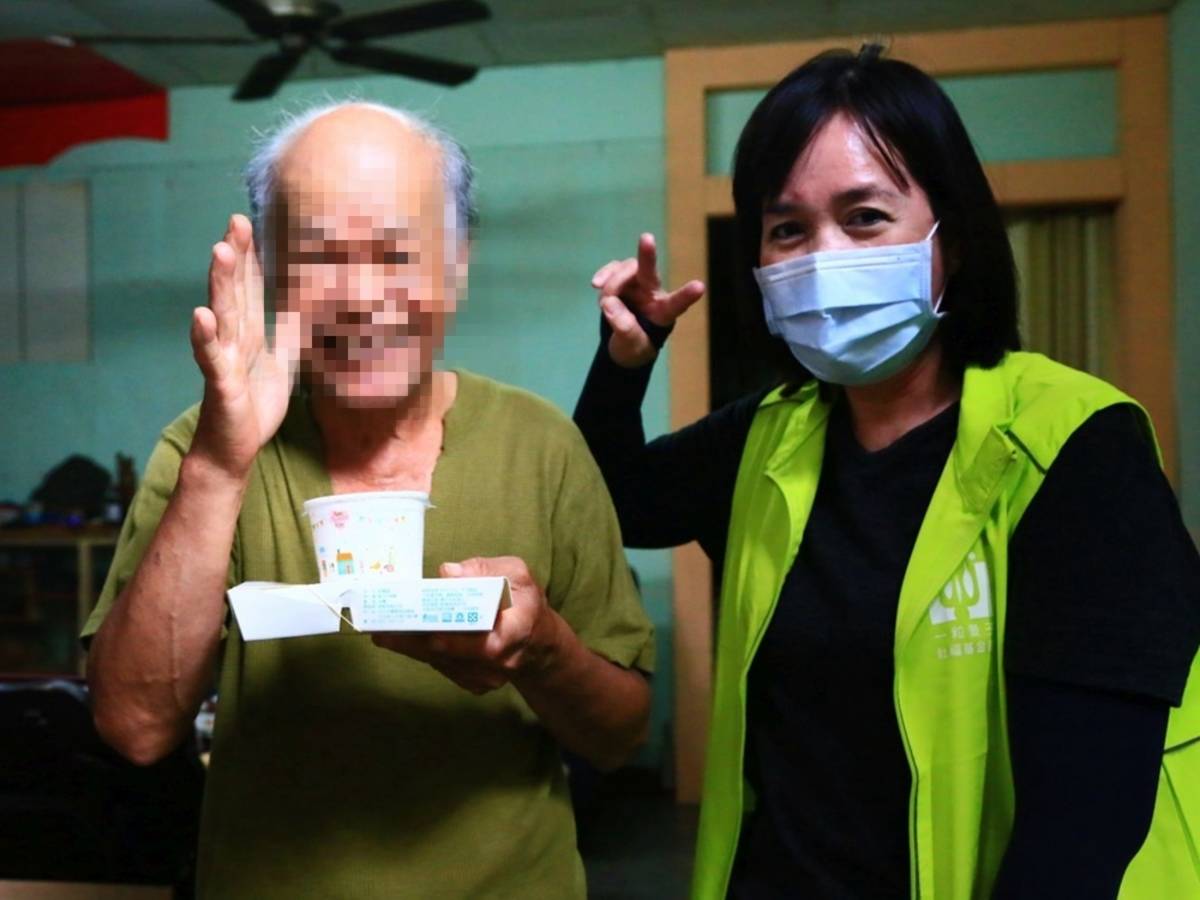 一粒麥子送餐陪伴長輩