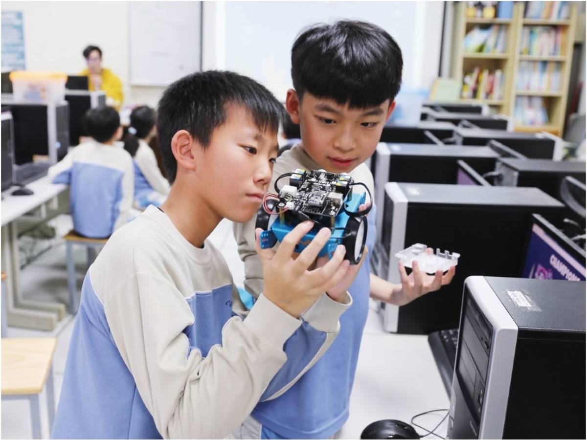 引發學生探索新領域的數位科技資訊能力