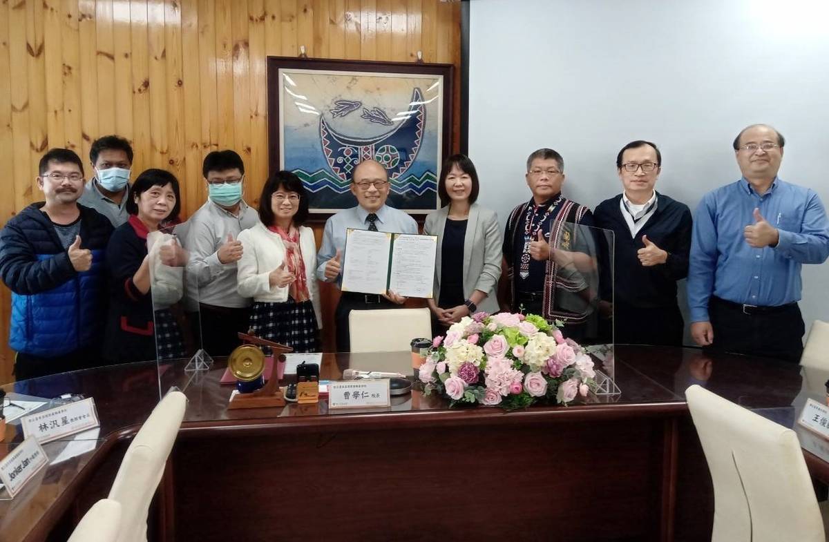 臺東縣11所高中職學校採策略聯盟形式，共同推動國際交流與雙語教學環境。
