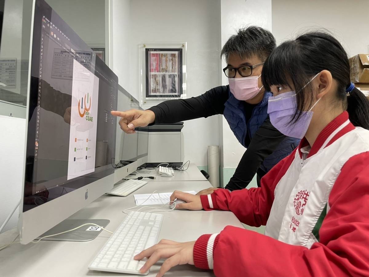 泰北高中黃珺婕同學以高一新生之姿榮獲平面設計技術職類第一名金牌