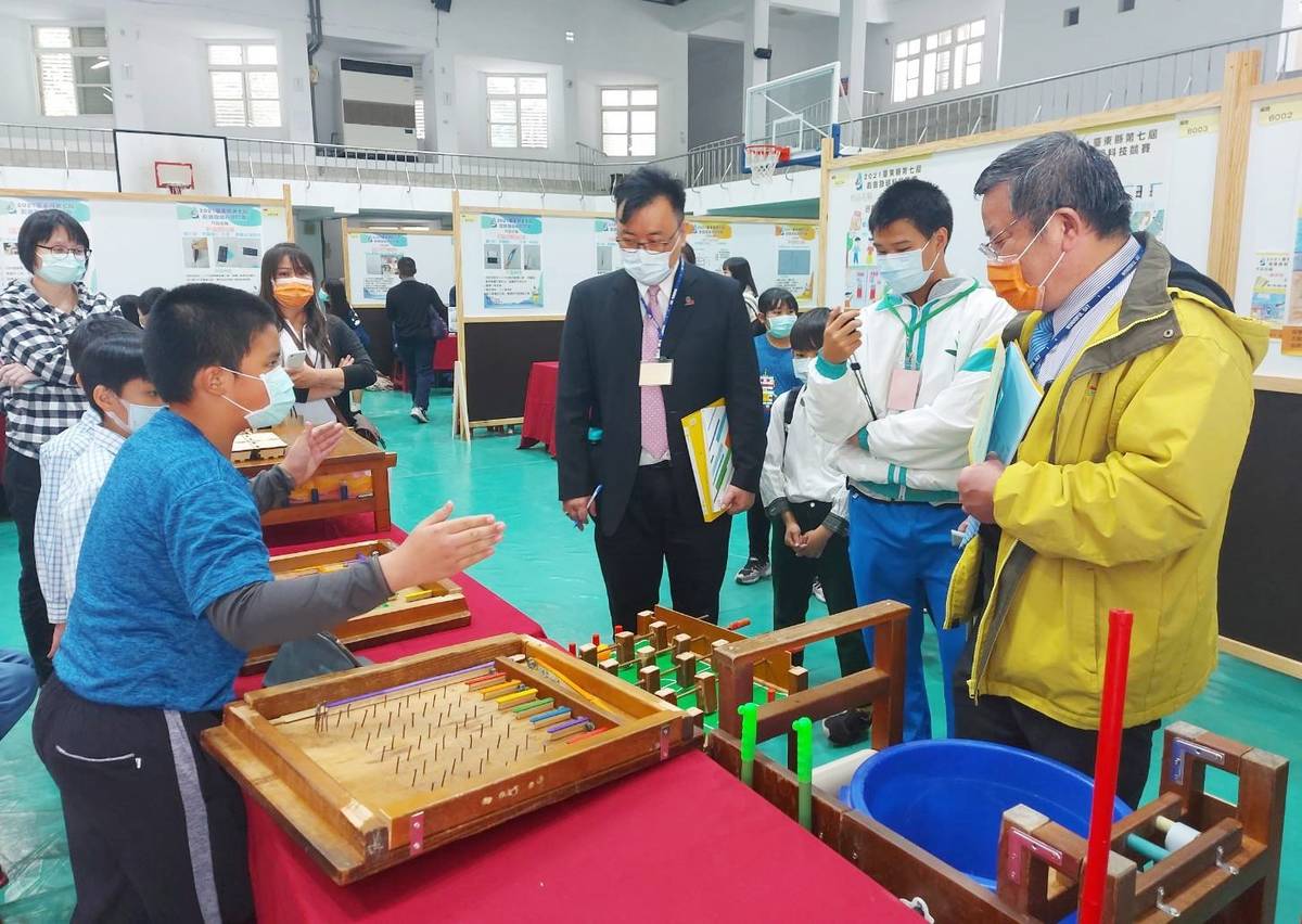 胡嘉祐憑著對作品的瞭解與喜愛，在評比時向評審侃侃而談，獲評審青睞。