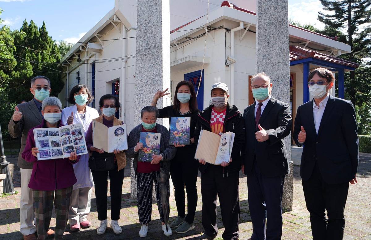 龍華科大USR計畫成果豐碩_「樂憶」手繪本呈現院民生活故事(龍華科大提供)
