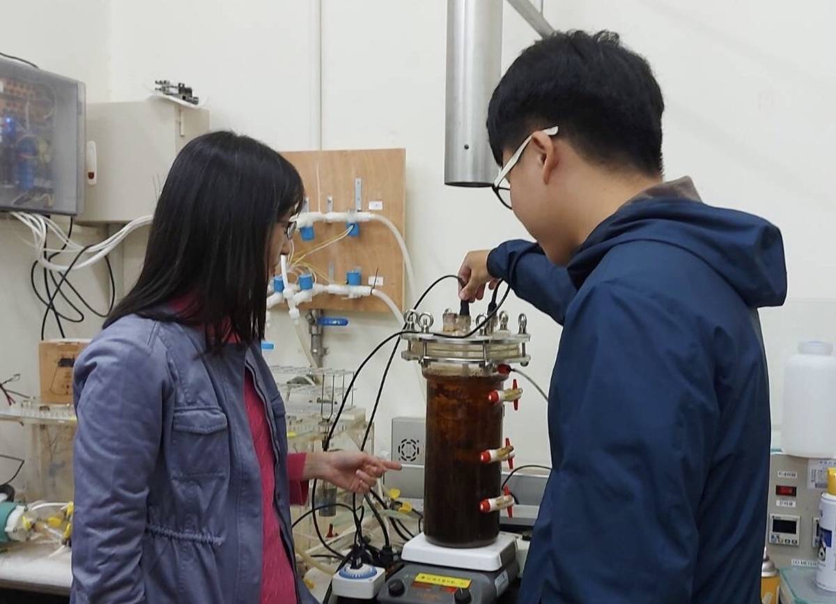 中原大學化工系師生研發「淨水裝置及淨水設備」專利，獲得國際發明展肯定