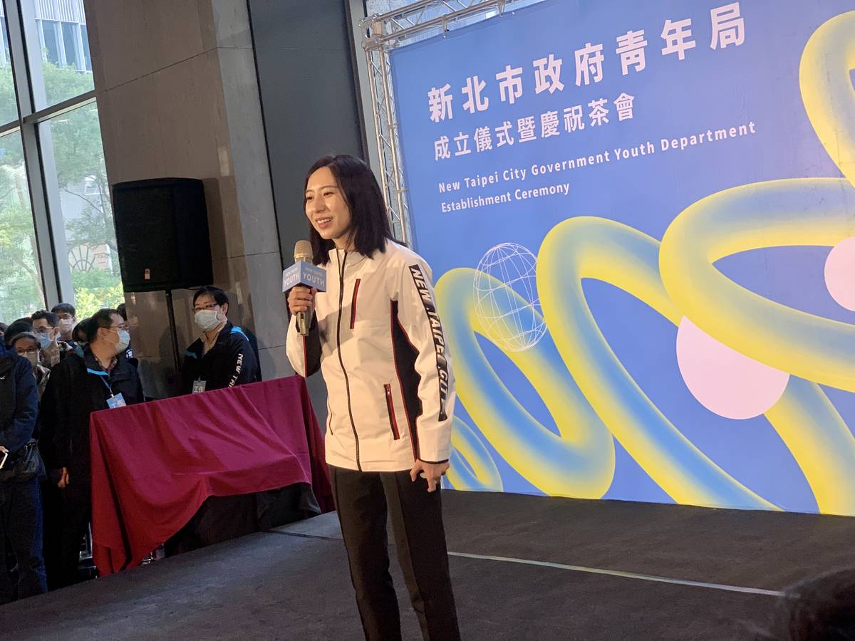 青年局長由年僅36歲的錢念群擔任，她說她曾受僱於人，也曾自行創業，能深深感受年輕世代的各項需求