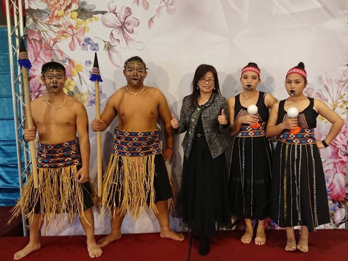 上騰工商學生異國風情服裝秀