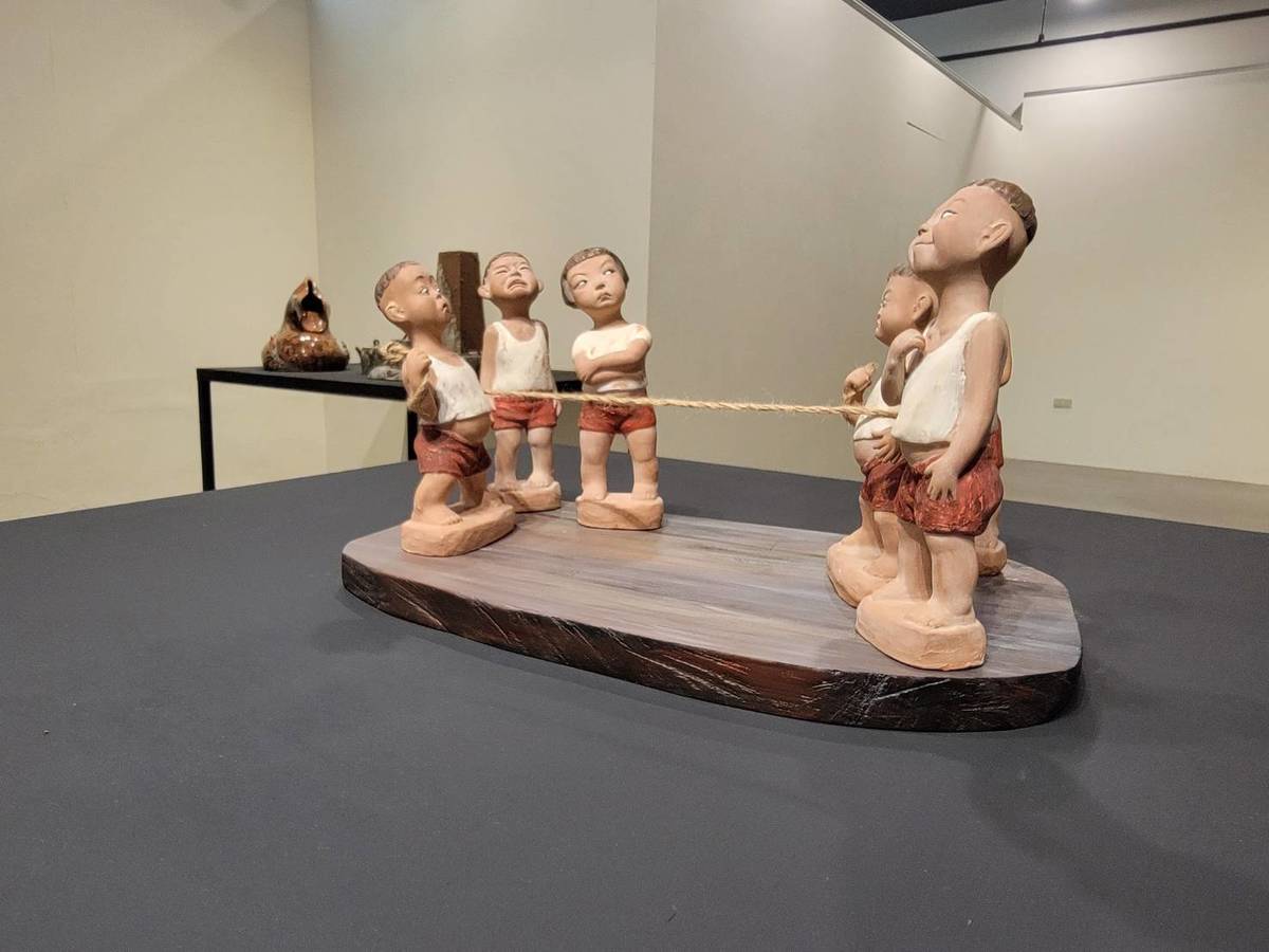 臺東生活美學館生活工坊即日起展出「土生土長—花蓮11位陶藝家創作展」，邀請11位風格多元的獨立陶藝家，透過創作敘述與花蓮這塊土地之間的故事。
