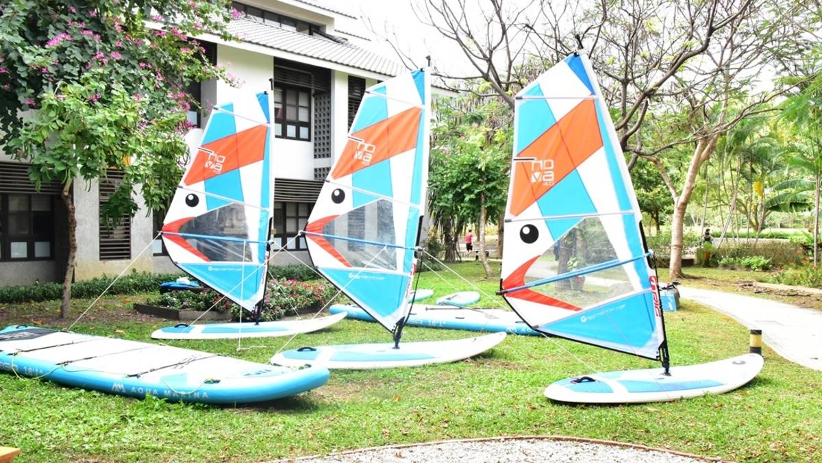 體育系師生推廣無動力水域活動，讓學生用專業親近在地環境，培養對自然的尊重。