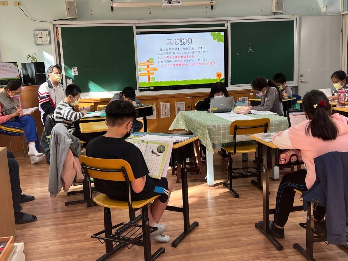 中市中坑國小上課情形  