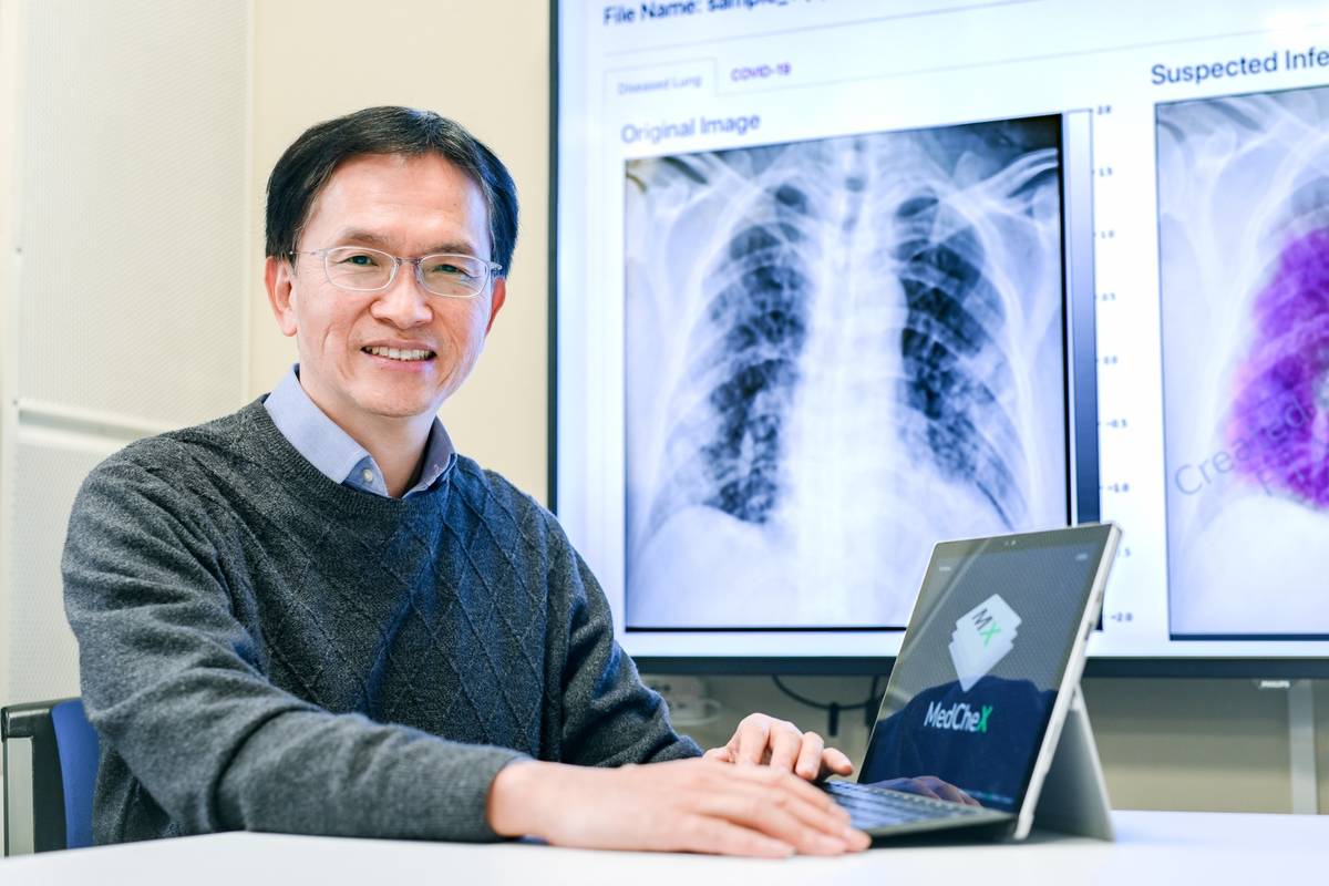 2 成大資工系教授蔣榮先團隊開發的MedCheX模型利用AI可判讀胸腔X光，偵測COVID-19肺部病灶