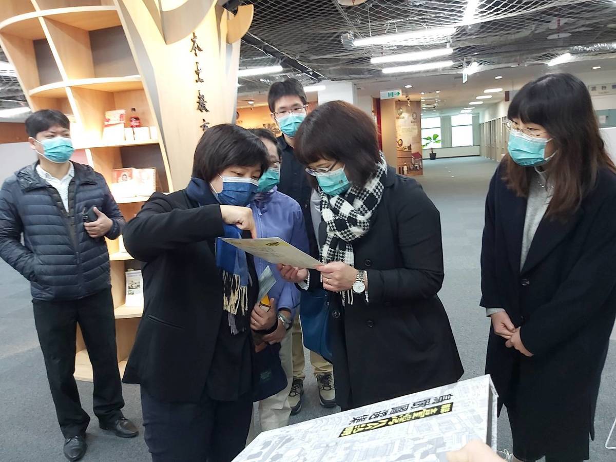 錦和高中校長等人赴國臺圖拜訪與參觀(國臺圖提供)