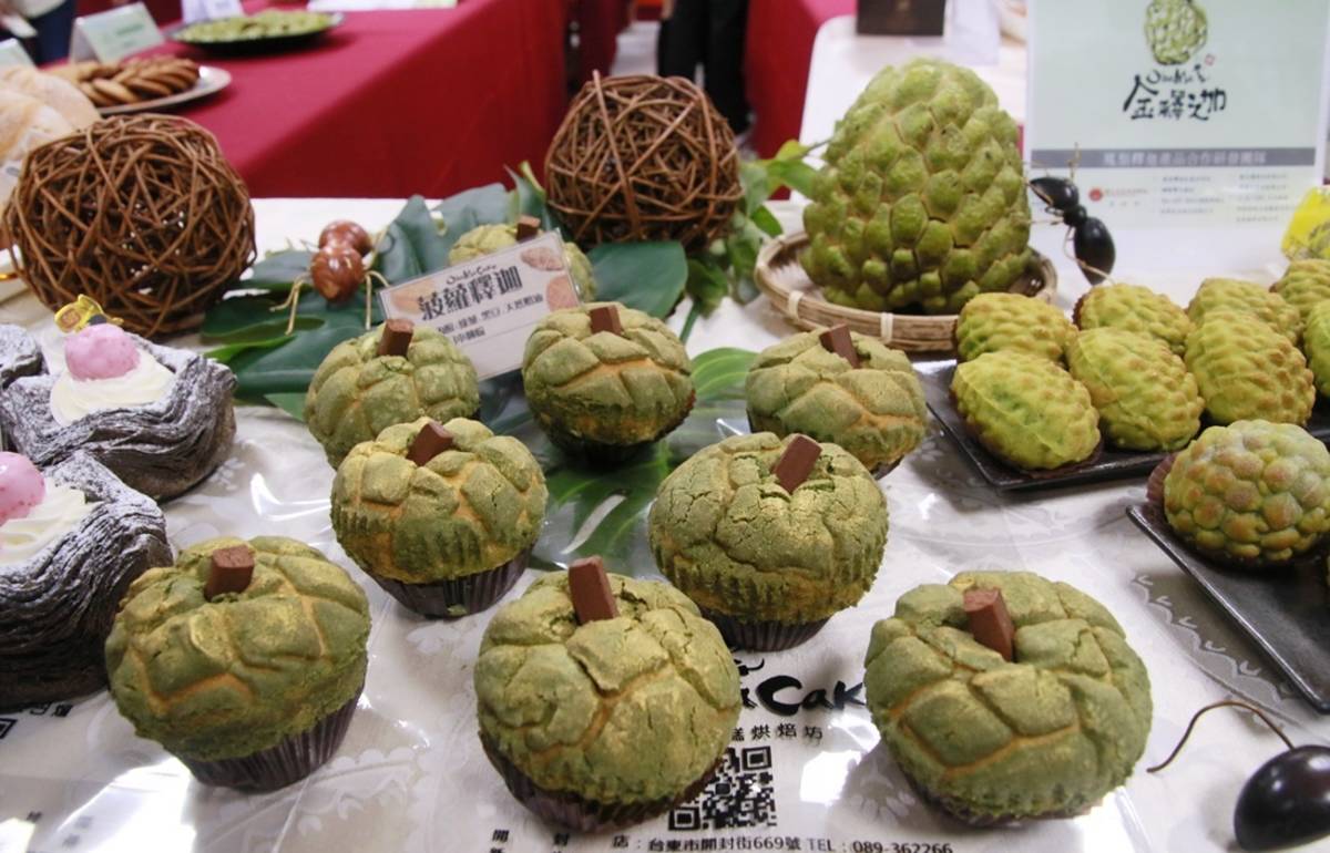 臺東大學食品生物技術應用在職學位學程、臺東專科學校家政科與臺東各大飯店及糕點食品業者合作，將鳳梨釋迦果粉實際應用於各項產品開發。