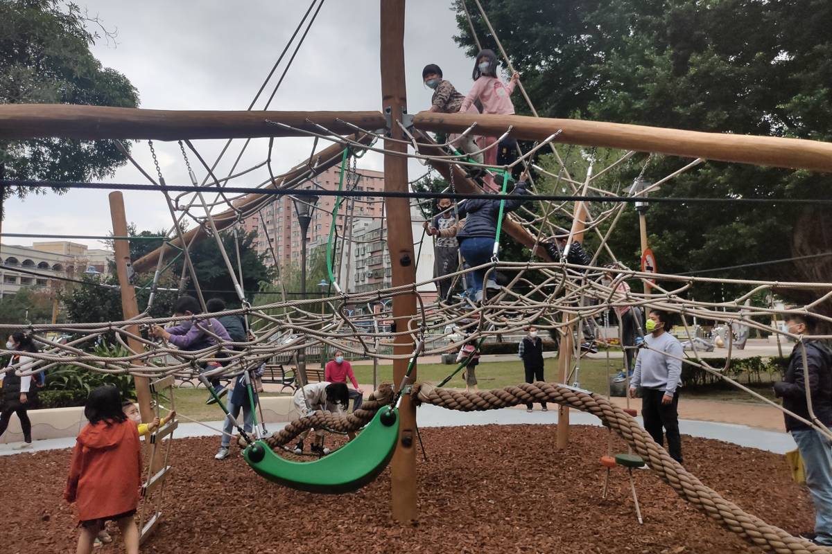 龍鳳公園冒險島主題船型遊具