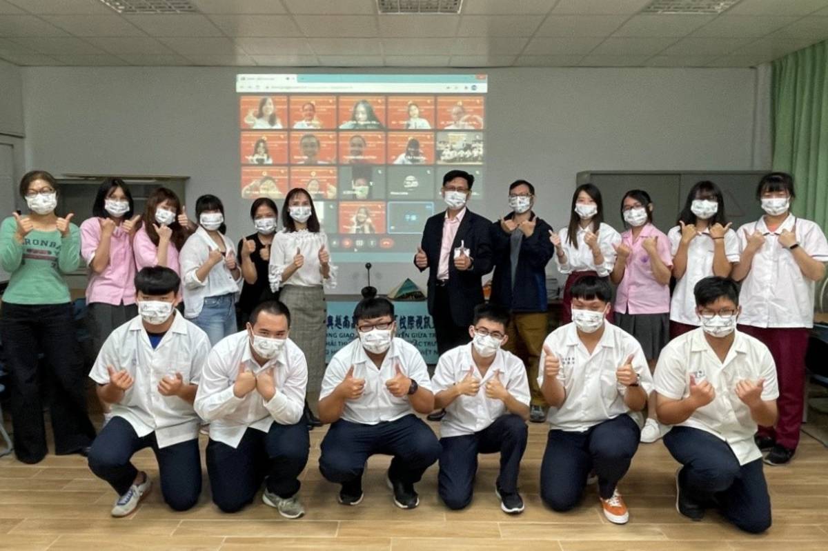 澎湖高級海事水產職業學校、國立馬公高級中學和國立關山高級工商職業學校聯合與越南塔爾曼高中職進行跨校視訊交流。