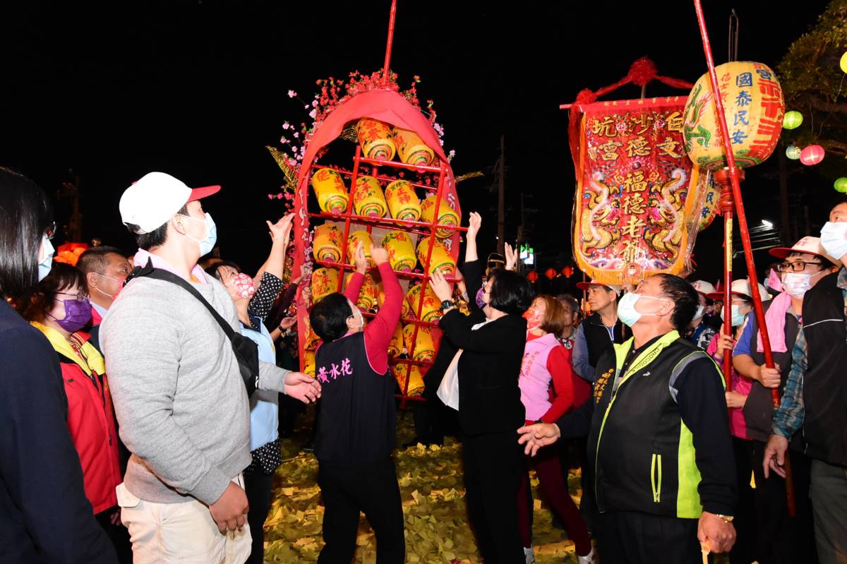 彰化花壇白沙坑迎燈排活動已經有一百多年歷史(圖片來源：彰化縣政府提供)