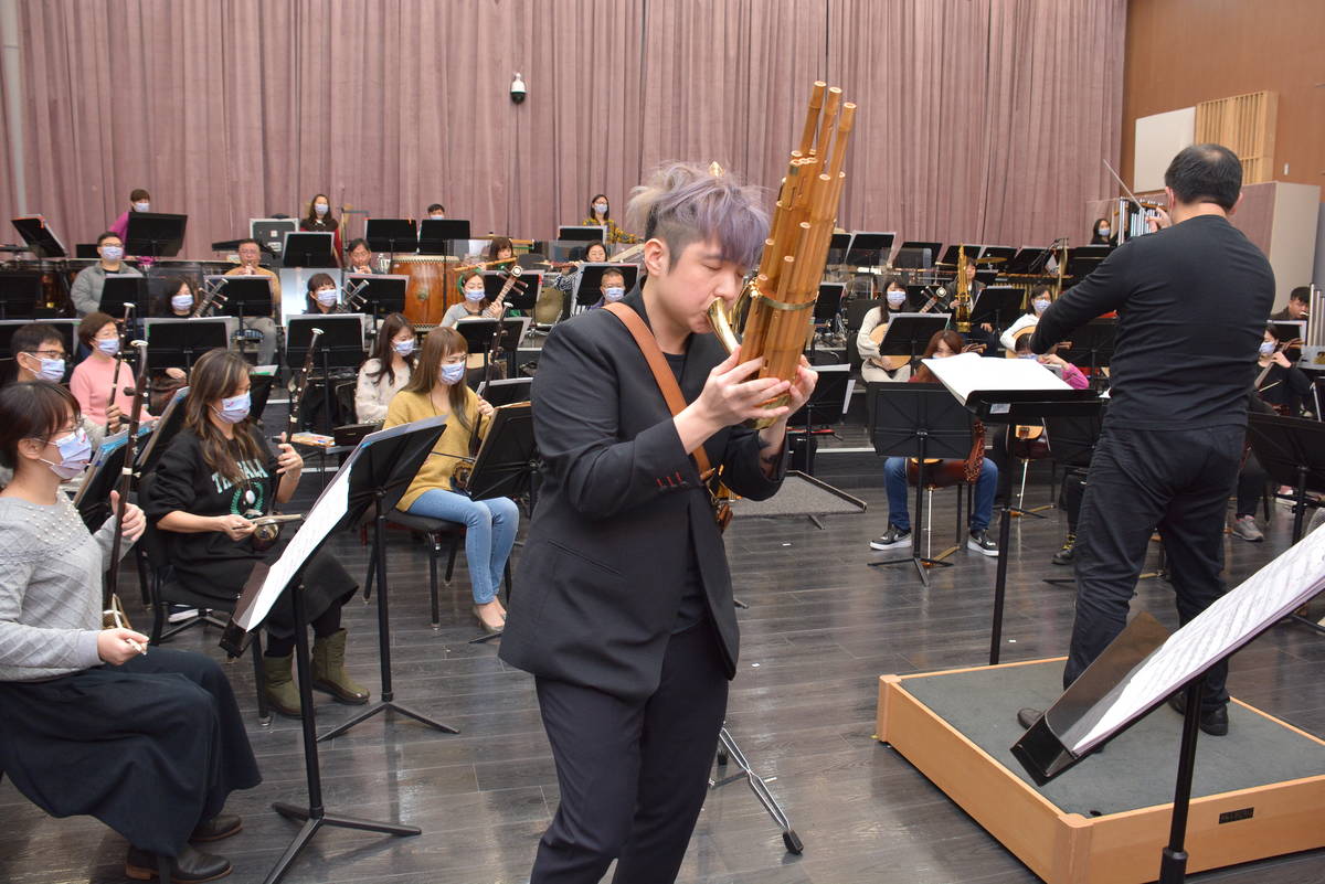 《三笙有幸》由高音笙演奏家陳麒米、中音笙演奏家徐翠芳、低音笙演奏家蘇息玄擔綱獨奏