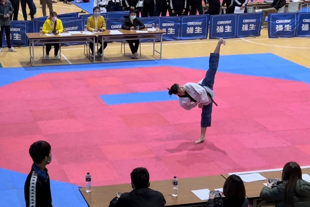 謝宝嫻國中時已立定志向，希望成為跆拳道國手，此為她在109年全中運獲得銀牌