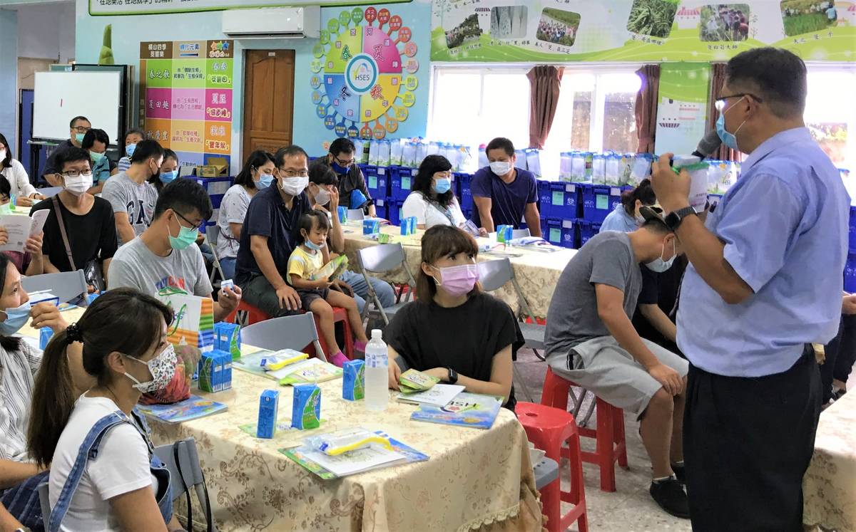 橫山國小新生家長座談會宣導口腔衛生重要性