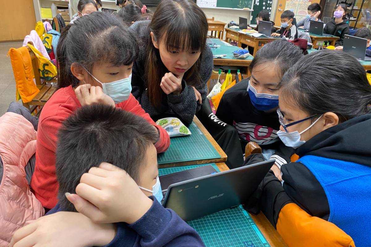 劉怡妏老師讓孩子分享自己最喜歡的品德特質，產生自我期望