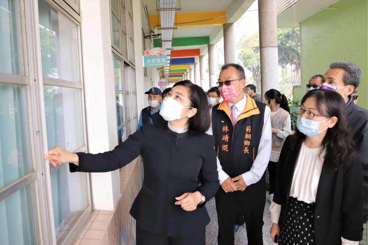雲林僑和國小裝設氣密窗改善噪音問題