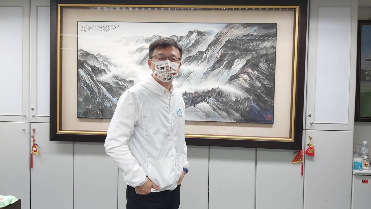 新北市教育局局長張明文接受專訪。