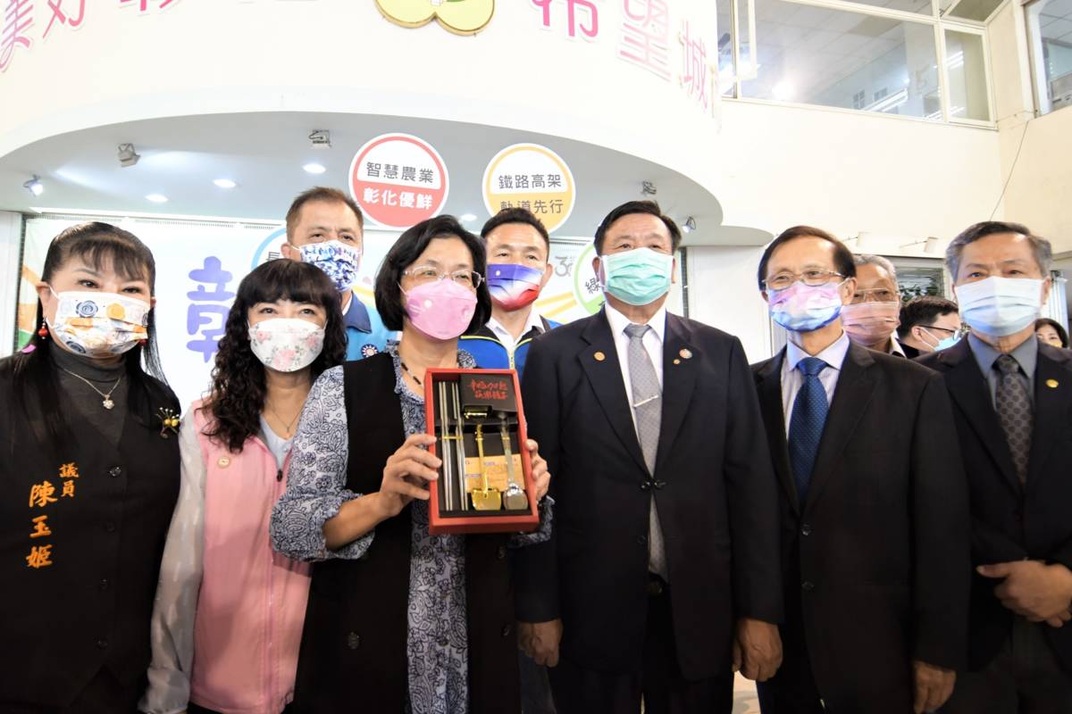 6月底之前在彰化縣內結婚登記的民眾將獲得一組精美禮品(圖片來源：彰化縣政府提供)