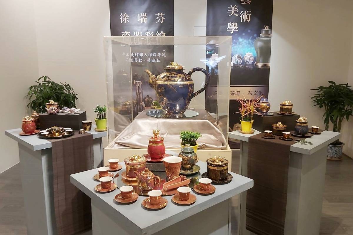 徐瑞芬瓷繪作品「福氣」。