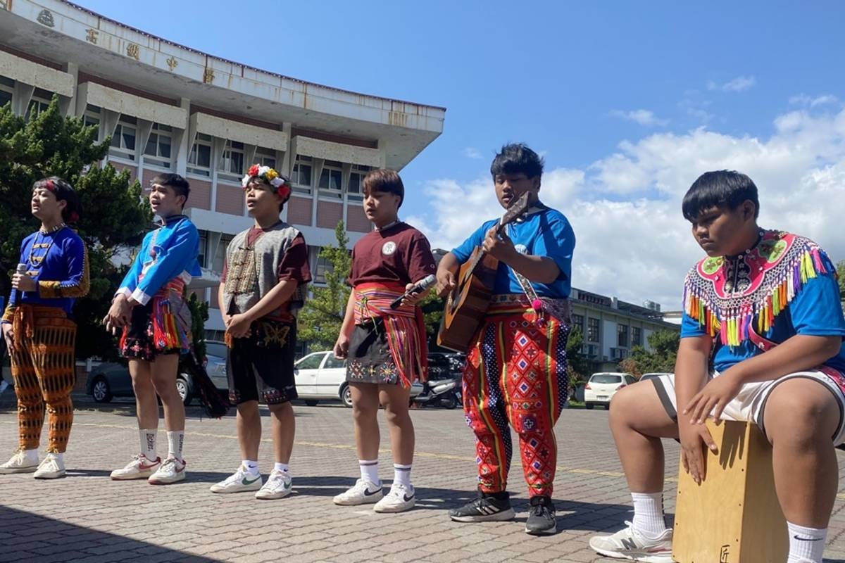 臺東高中成立阿卡貝拉(A cappella)合唱團，創新傳唱原住民古謠。
