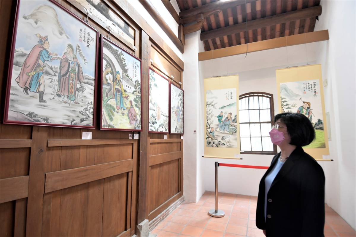 陳敦仁彩繪藝術展共展出21件寺廟彩繪作品與文件(圖片來源：彰化縣政府提供)