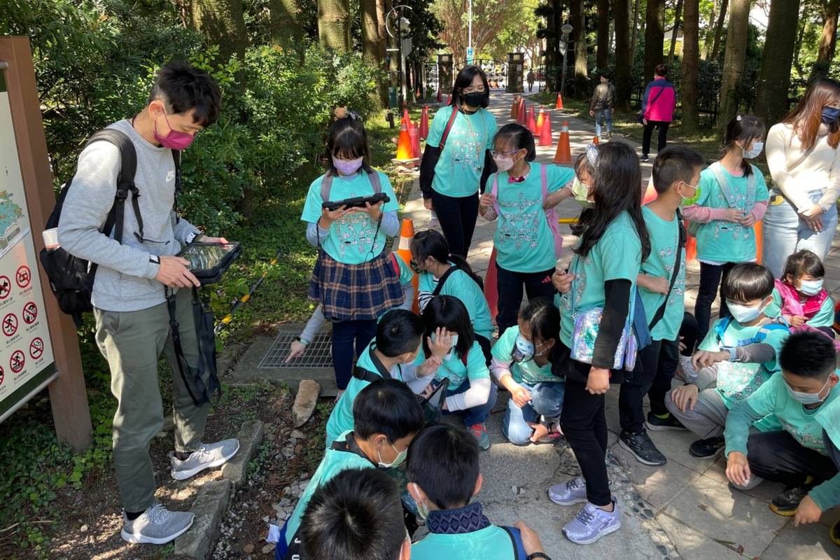 國立歷史博物館研發「我與酷獸的大冒險」AR數位體驗活動，讓學生在植物園跨域學習
