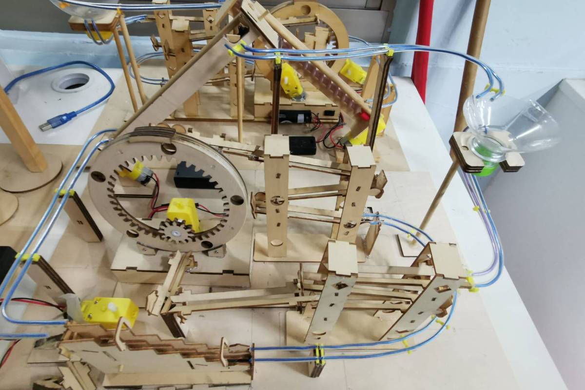 「智慧滾珠」競賽透過3D列印、雷切及手鋸加工零件組裝