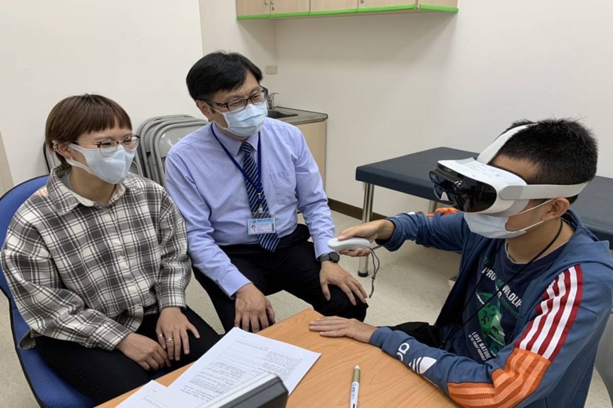 中國醫藥大學中醫學院中醫藥採VR虛擬實境英語教學