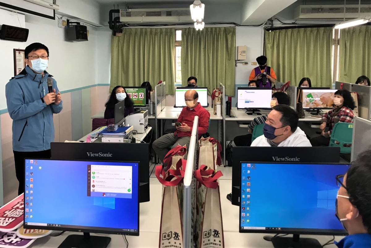 教育局長張明文期勉校長成為智慧學習得領頭羊