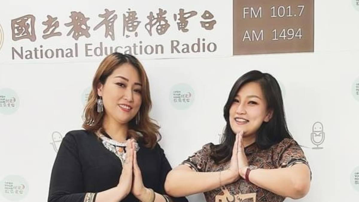 左 琬茹老師 右 亞鈺
