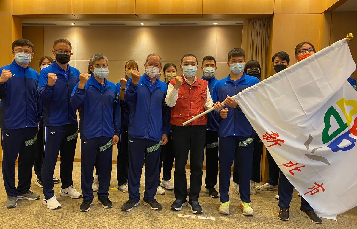 侯友宜市長授旗全中運新北代表隊 期勉選手再創佳績