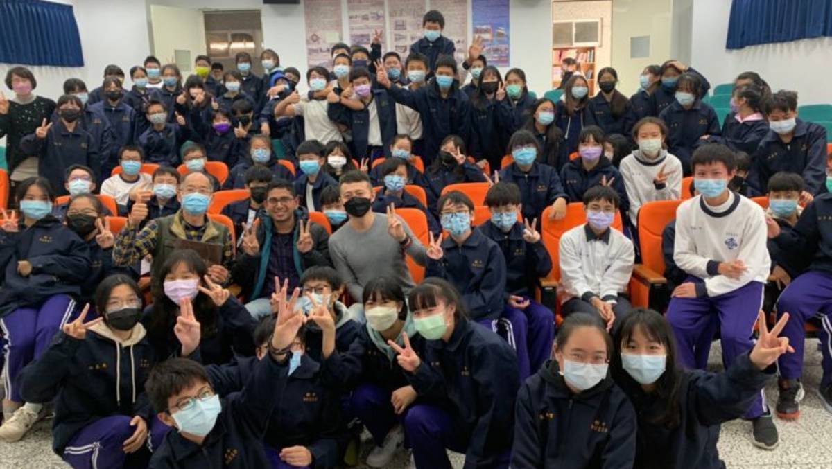 公館國中邀請印度沙發客到校分享