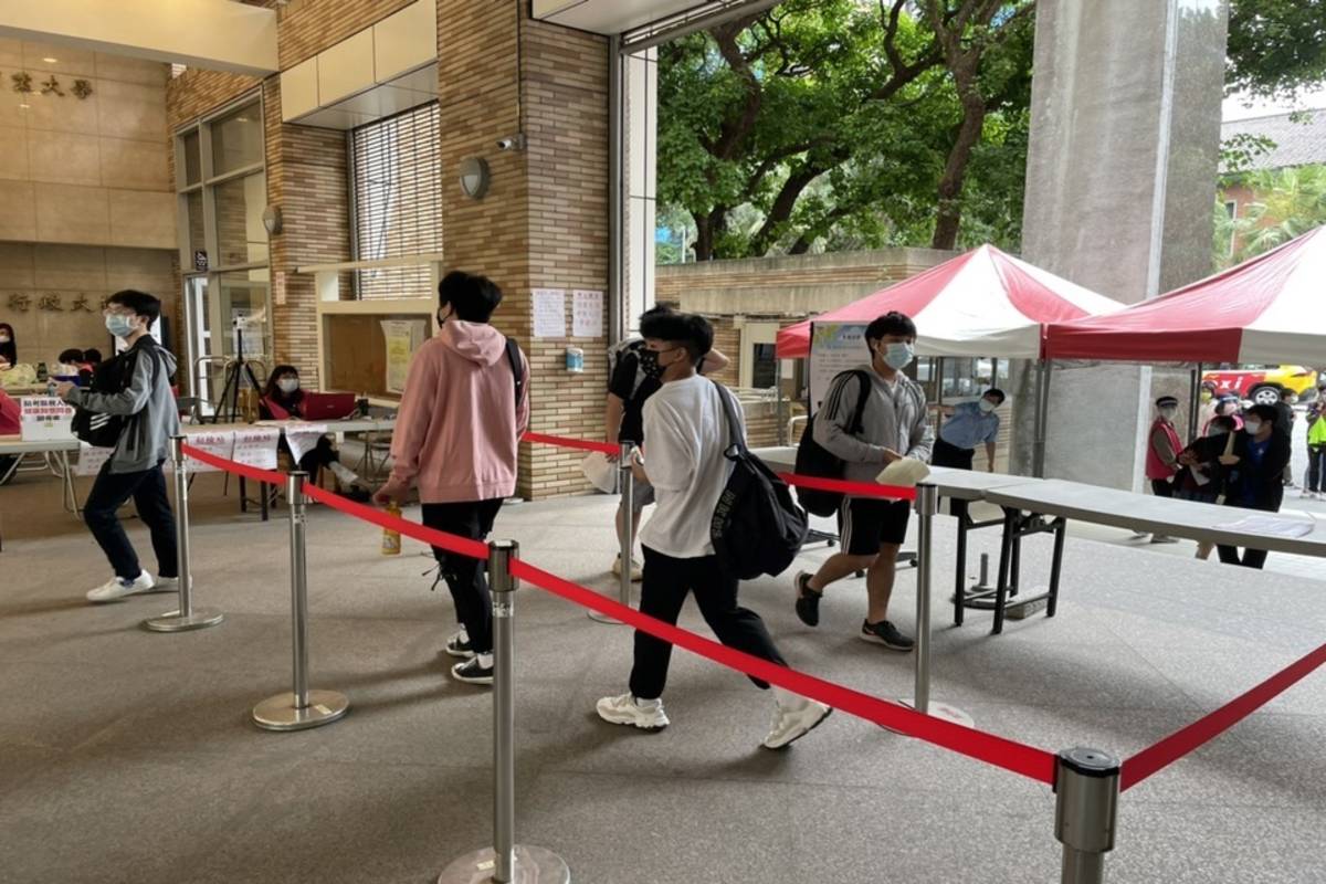 111學年度四技二專統一入學測驗應試狀況 (教育部提供)