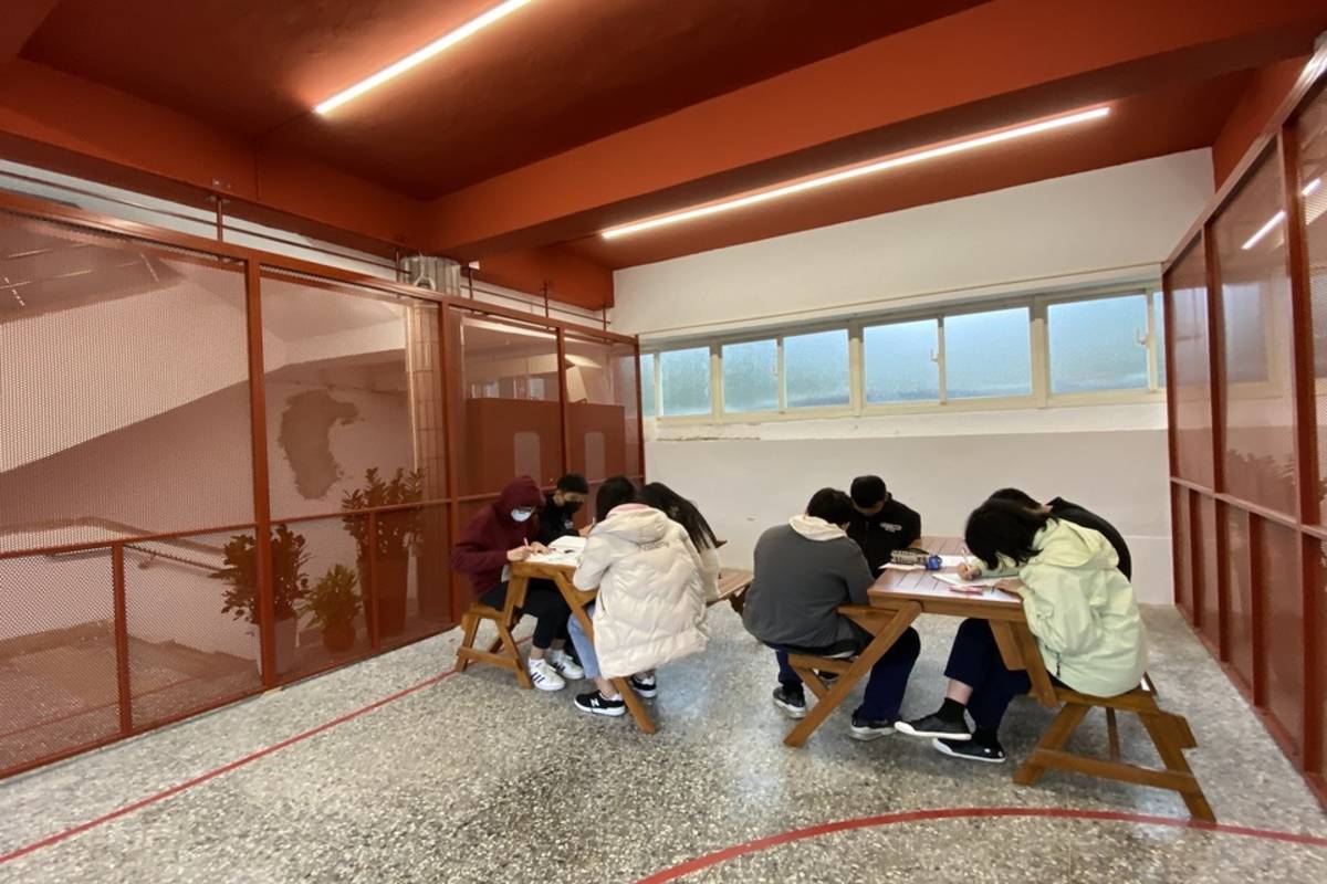 2樓川堂成為學生自主閱讀的空間 (新北市教育局提供)
