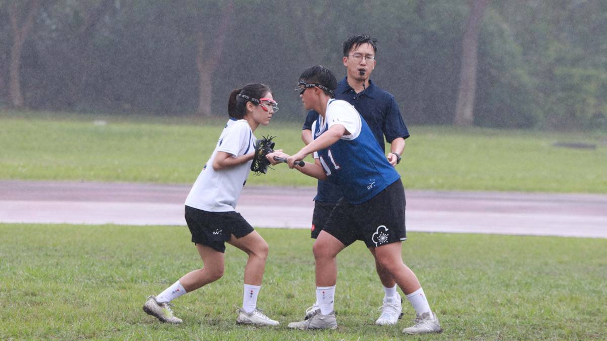 袋棍球女子開球預備