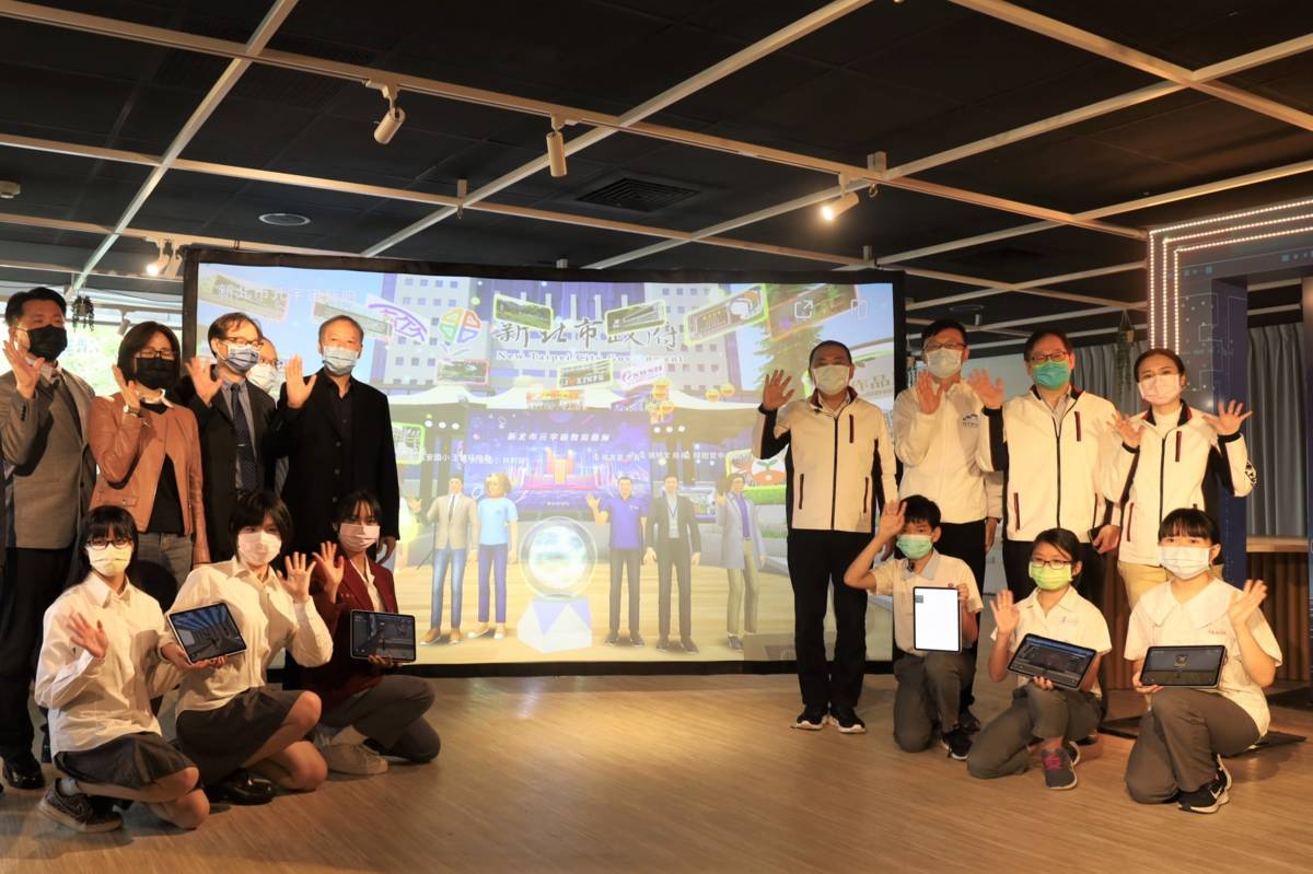 新北市邀集全市300所以上學校、超過700位教師共同創作虛擬藝廊，參展作品近7,000件