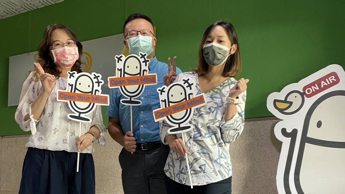 同志和跨性別者的自我認同過程相對辛苦且更需要社會的理解