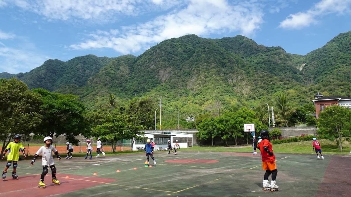 信義國小直排輪隊練習