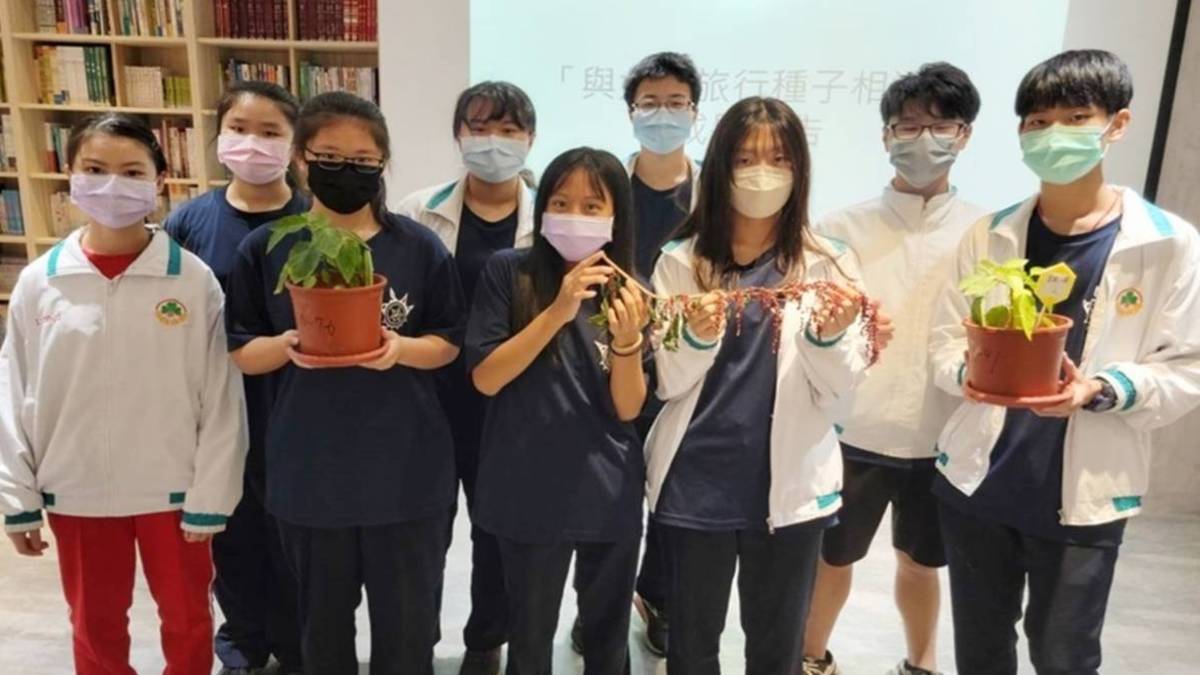 臺東寶桑國中學生栽植太空種子