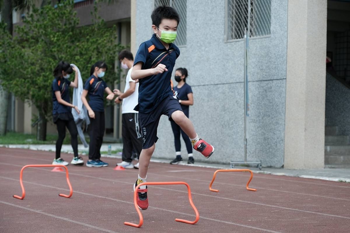 跨越障礙